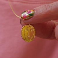 Collier long médaillon Big Eve